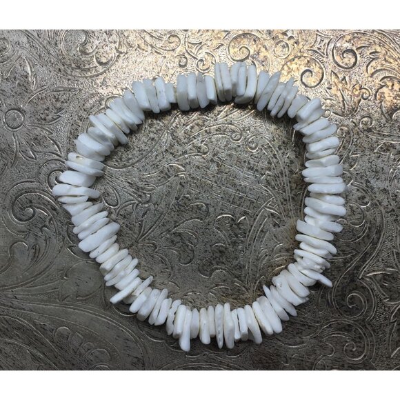 White Chunky Puka Shell Bohemian Style Bracelet - Picture 3 of 7